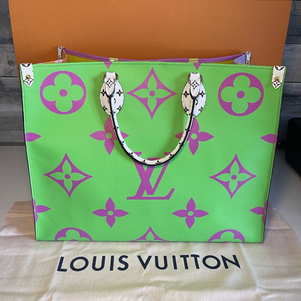 💚💜Louis Vuitton Limted Edition Giant Onthego GM Vert💜💚